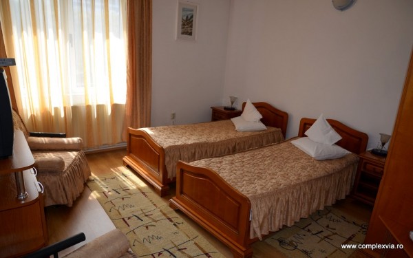 Cazare in Targu Mures cu caldura in camera dubla cu mic dejun inclus la Complex Via (Hotel-Motel-Pensiune)