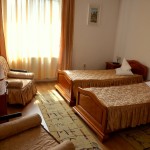 Cazare in Targu Mures in camera dubla cu mic dejun inclus la Complex Via Hotel usor de gasit pe harta Tg Mures