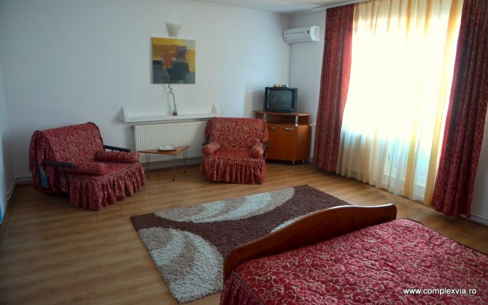 cazare in targu mures la Pensiune Motel Via Poza camera matrimoniala cu pat dublu si mic dejun inclus