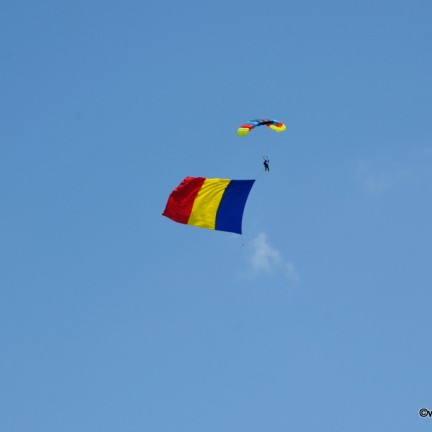 Miting aviatic la Targu Mures, Steagul Tricolor intr-un eveniment sustinut de Complex Via