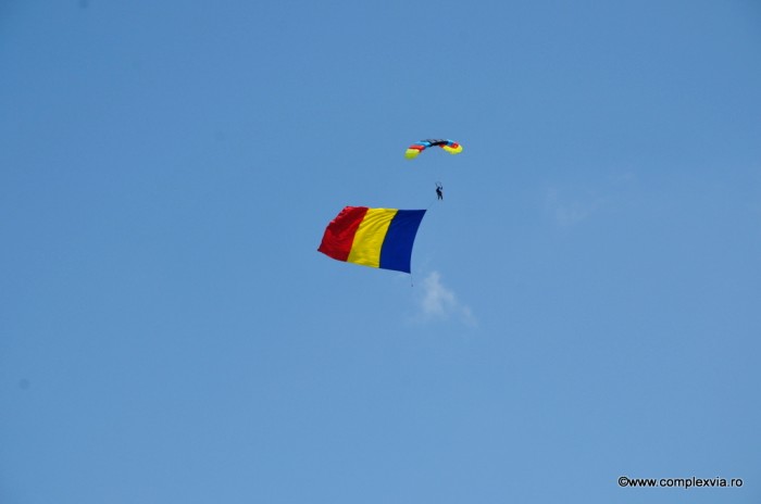 Miting aviatic la Targu Mures, Steagul Tricolor intr-un eveniment sustinut de Complex Via