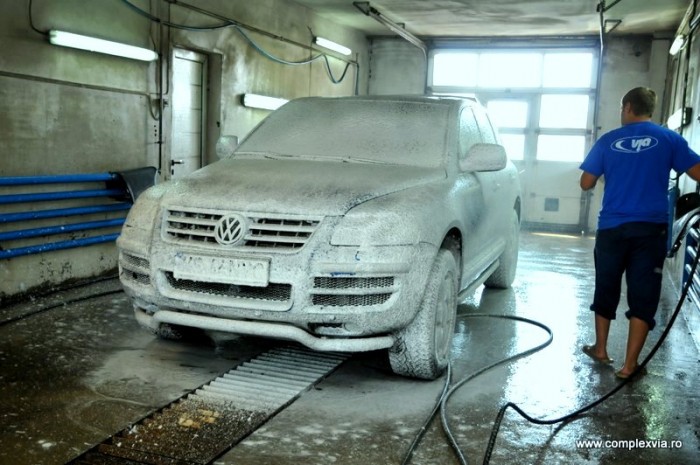 Spalatoria auto profesionala Via, repede, ieftin, profesionist, tratament cu spuma activa