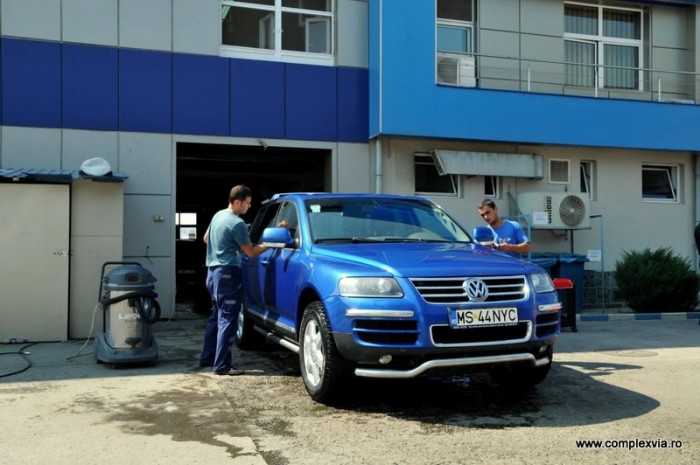 Spalatoria auto profesionala Via, repede, ieftin, profesionist: cosmetizare auto