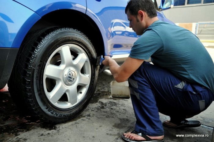 Spalatoria auto profesionala Via, repede, ieftin, profesionist : cosmetizare auto, curatare si tratare cauciucuri